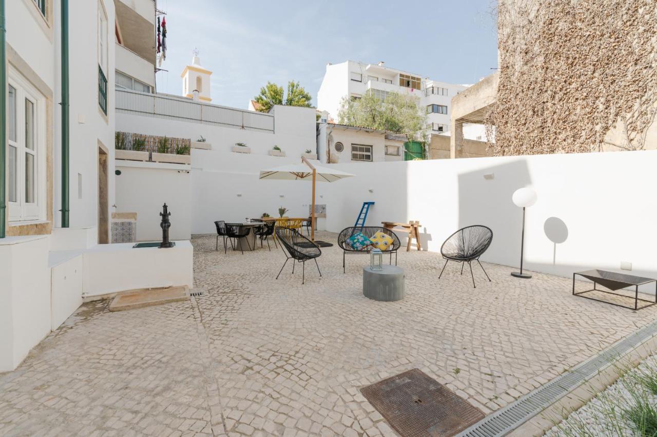 Almada Villa Guest house *
